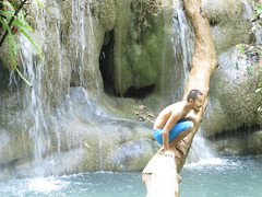 Erawan waterfall <a style="margin-left:10px; font-size:0.8em;" href="http://www.flickr.com/photos/83080376@N03/15724381122/" target="_blank">@flickr</a>