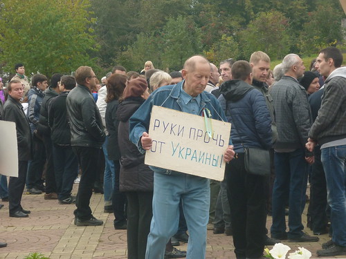 A man in Yekaterinburg protesting against Putin's agression in Ukraine. The sign reads 