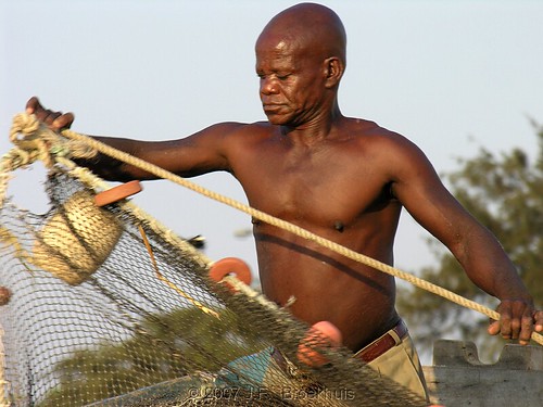 Stowing The Nets por Makgobokgobo.