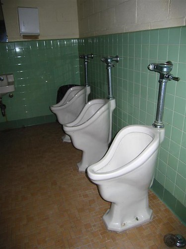 Seatless toilet urinals