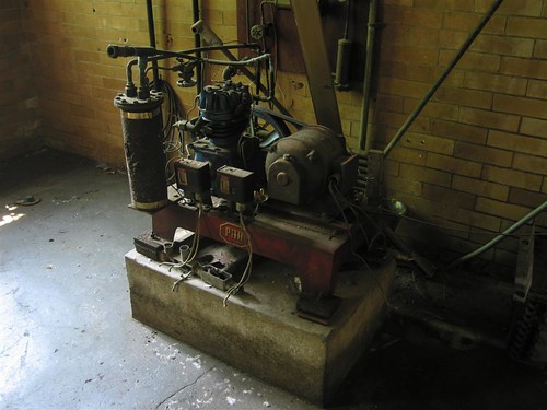 Hydraulic elevator machinery