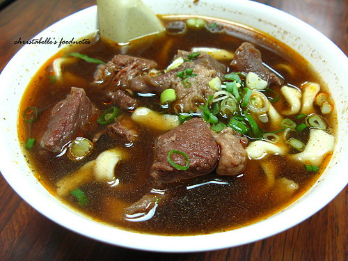 老熊牛肉麵紅燒牛肉麵 beef noodle, a must-eat in taiwan