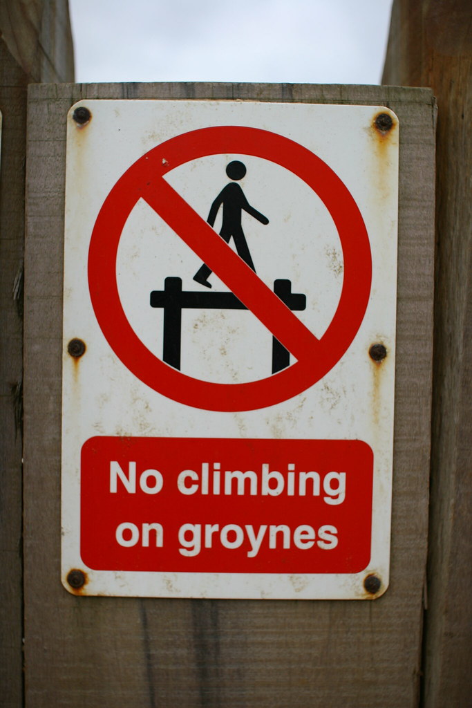 No climbing on groynes