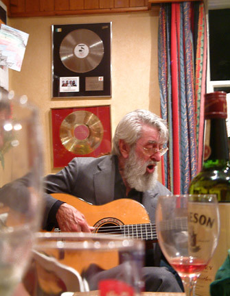 Ronnie Drew at home in the kitchen in Greystones 2003