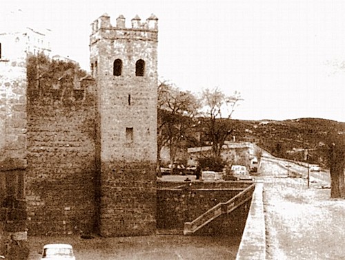 Aspecto del entorno de la Puerta de Alfonso VI antes de la remodelación de la zona