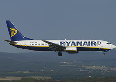 Ryanair B737-8AS EI-DCC GRO 05/06/2004