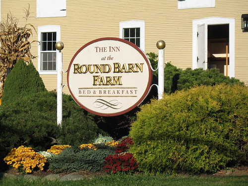 round barn sign