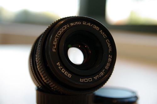 Anyone have Carl Zeiss Jena Flektogon 35mm f/2.4 (M42