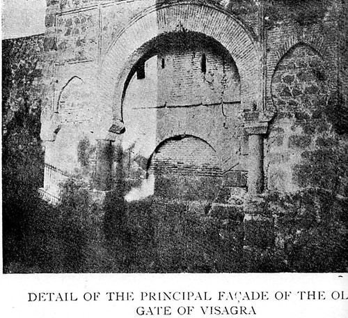 Puerta vieja de Bisagra o de Alfonso VI (Toledo) tapiada. Antes de 1905