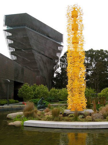 Dale Chihuly's "Saffron Tower" at the de Young Museum by kumasawa.