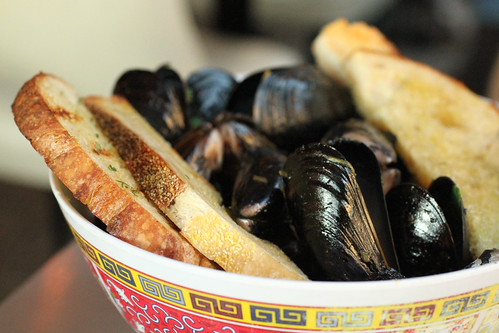Wok-roasted mussels with lemongrass 2