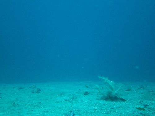水深25m