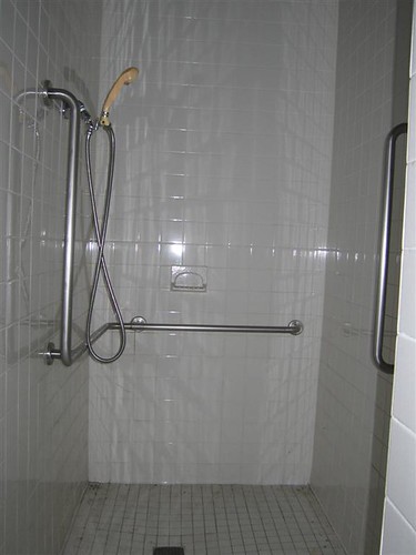 Handicap handle shower