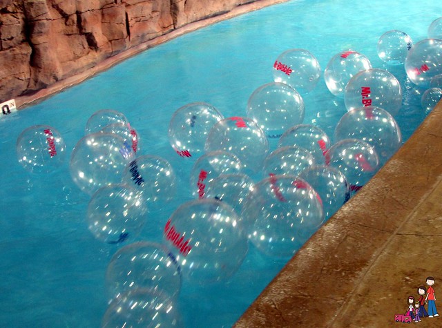 Hundreds of Mr Bubble beach balls