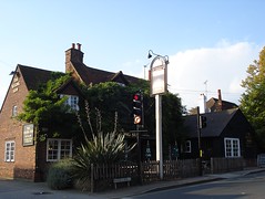 Picture of Rising Sun, NW7 4EY