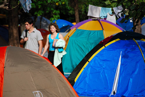 露營的人很多都是外國人，國人應該都住旅館去了