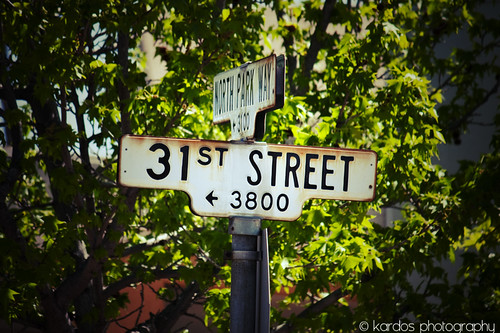 31st Street sign