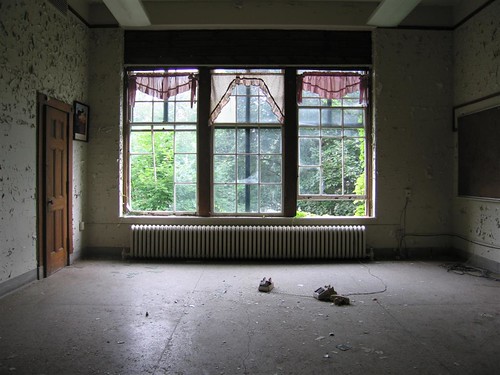 Large windows in the classroom