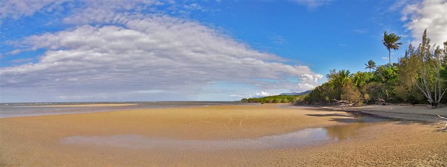 4 miles Beach Port Douglas