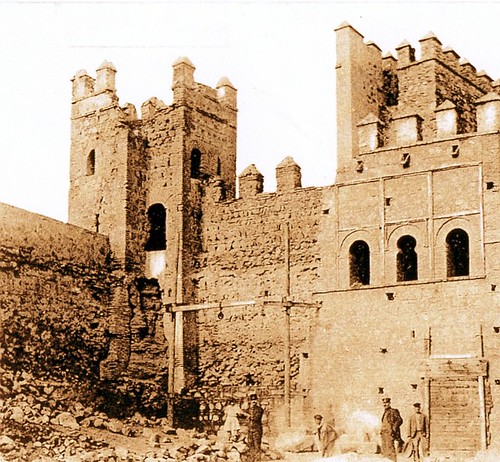 Puerta de Alfonso VI o vieja de Bisagra durante su restauración, hacia 1905