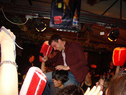 DSC02850-Rich rides Manny into the crowd