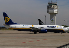 Ryanair (G!) B737-8AS EI-CSW GRO 12/08/2004