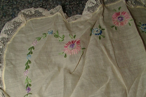 apron bib embroidery