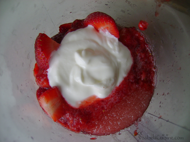 Strawberry cream and yoghurt