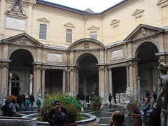 2006-12-17 12-22 Rom 032 Vatikanische Museen Cortile Ottagono
