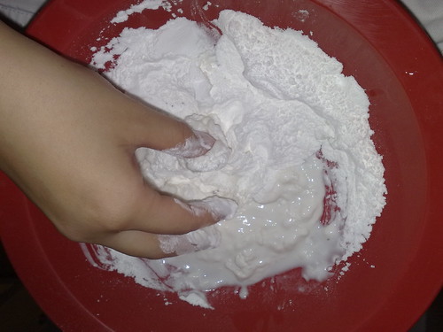 Add water to glutinous rice flour.