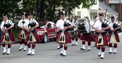 Shriner bagpipers