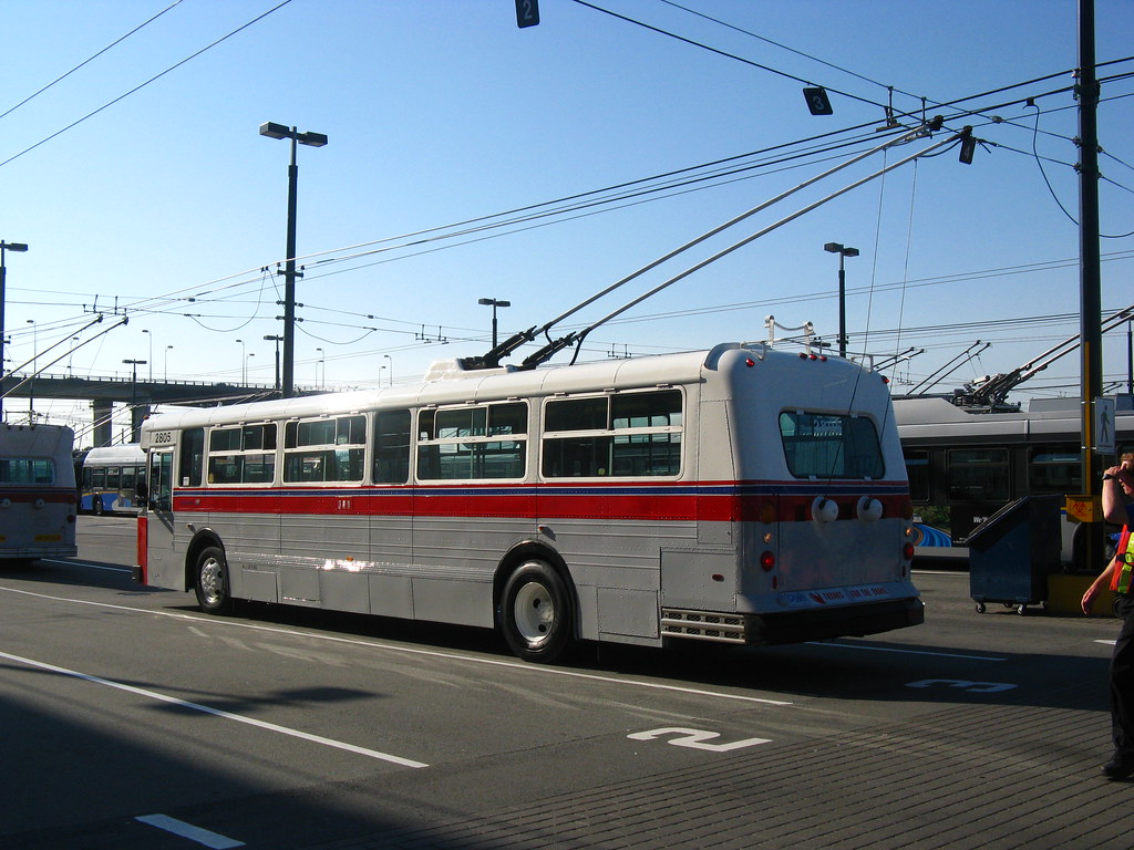 1109 (rear-left)