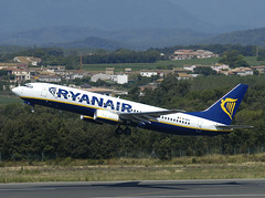 Ryanair B737-8AS EI-DAV GRO 07/08/2004