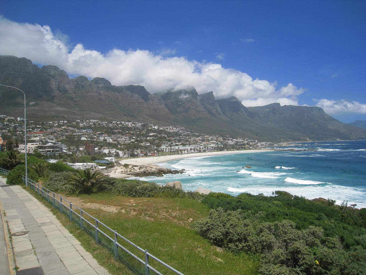 Camp's Bay and the 12 Apostles (mountains)