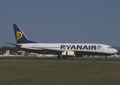 Ryanair B737-8AS EI-DCT GRO 08/05/2005
