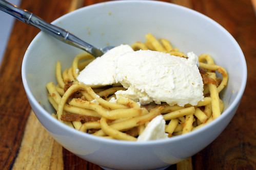 pasta with chanterelles, cream and ricotta