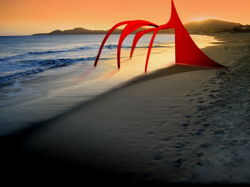 Alexander Calder • <a style="font-size:0.8em;" href="http://www.flickr.com/photos/30735181@N00/2295455875/" target="_blank">View on Flickr</a>