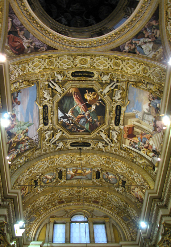 Reggio Emilia - Basilica della Ghiara Ceiling<br/>© <a href="https://flickr.com/people/37409770@N00" target="_blank" rel="nofollow">37409770@N00</a> (<a href="https://flickr.com/photo.gne?id=2658494771" target="_blank" rel="nofollow">Flickr</a>)