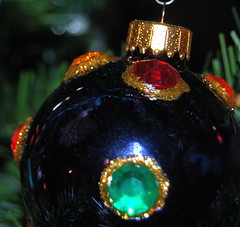 Spruce up plain glass ornaments