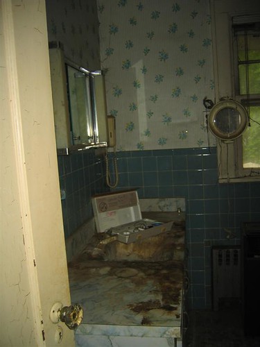 2nd floor bathroom