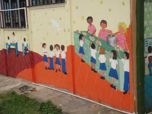 Pintando en Escuela Guararí, Heredia