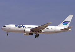 Kras Air B767-200 EI-GBA BCN 26/06/2004