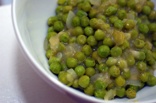 braised peas with scallions, onions and lemon