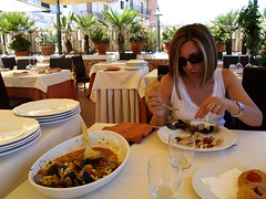 Si mangia! • <a style="font-size:0.8em;" href="https://www.flickr.com/photos/21727040@N00/2776638443/" target="_blank">View on Flickr</a>