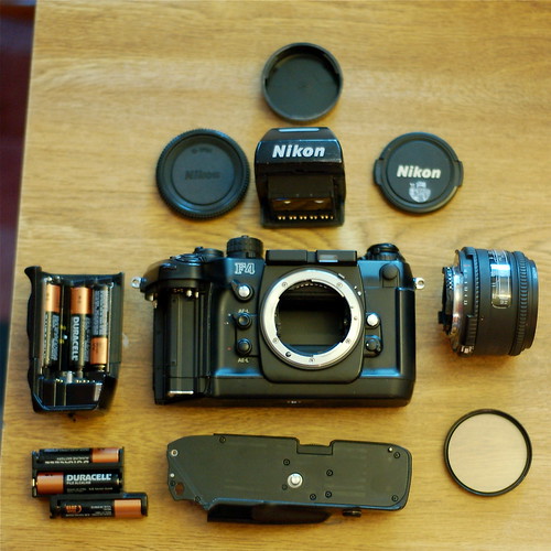 Derek's Nikon F4s - fully disassembled