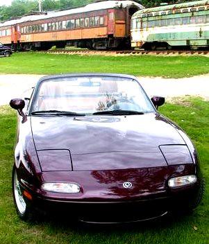 1995 Mazda Miata at Fox River Trolley Museum