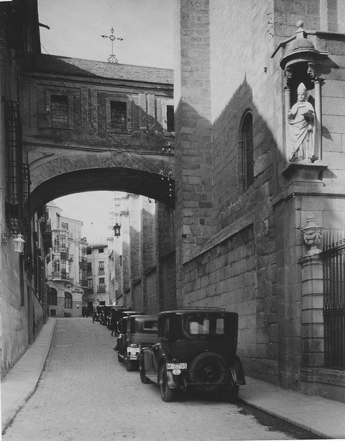Arco de Palacio (Toledo) en 1915. Foto E. M. Newman. The Hispanic Society of America