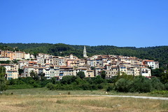 village (CALLAS,FR83)