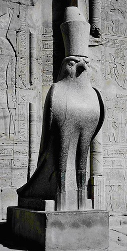Horus con doble corona, templo Edfú, Egipto