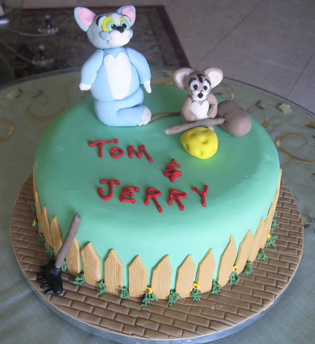 tom and jerry cake - a photo on Flickriver